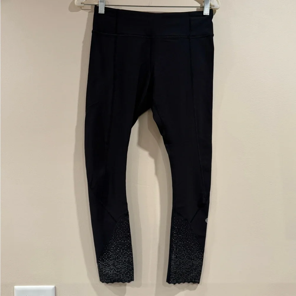 🔥Lululemon Women’s Black Leggings Size EUC🔥